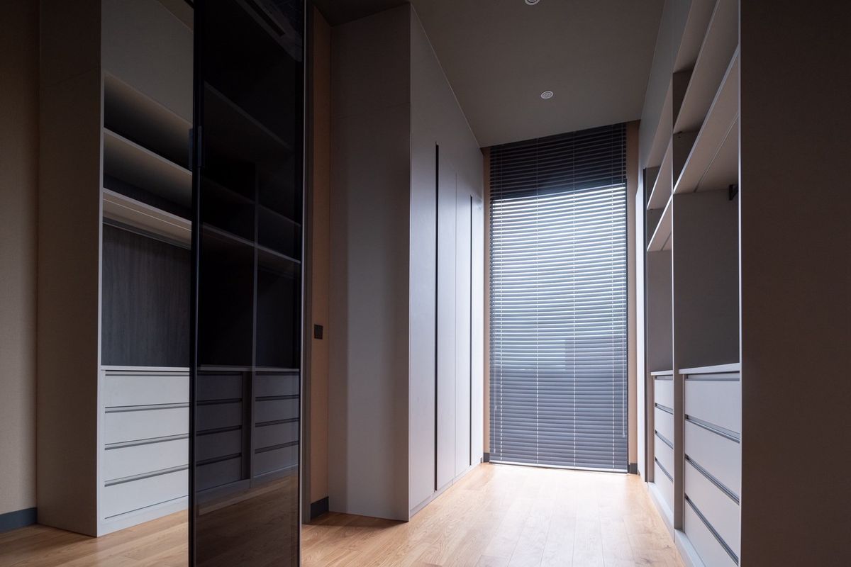 ขายบ้านวิภาวดี ดอนเมือง หลักสี่ : บ้านเดี่ยวหรู Cayla แบบ Pool Villa เจีย พูล เรสซิเดนซ์ 4 ชั้น พื้นที่ใช้สอย 734 ตร.ม. 4 ห้องนอน 5 ห้องน้ำ 4 ที่จอดรถ ตกแต่งครบพร้อมเฟอร์นิเจอร์และเครื่องใช้ไฟฟ้า พร้อมสระว่ายน้ำและลิฟต์ส่วนตัว ใกล้ รร.นานาชาติ Harrow และสนามบินดอนเมือง