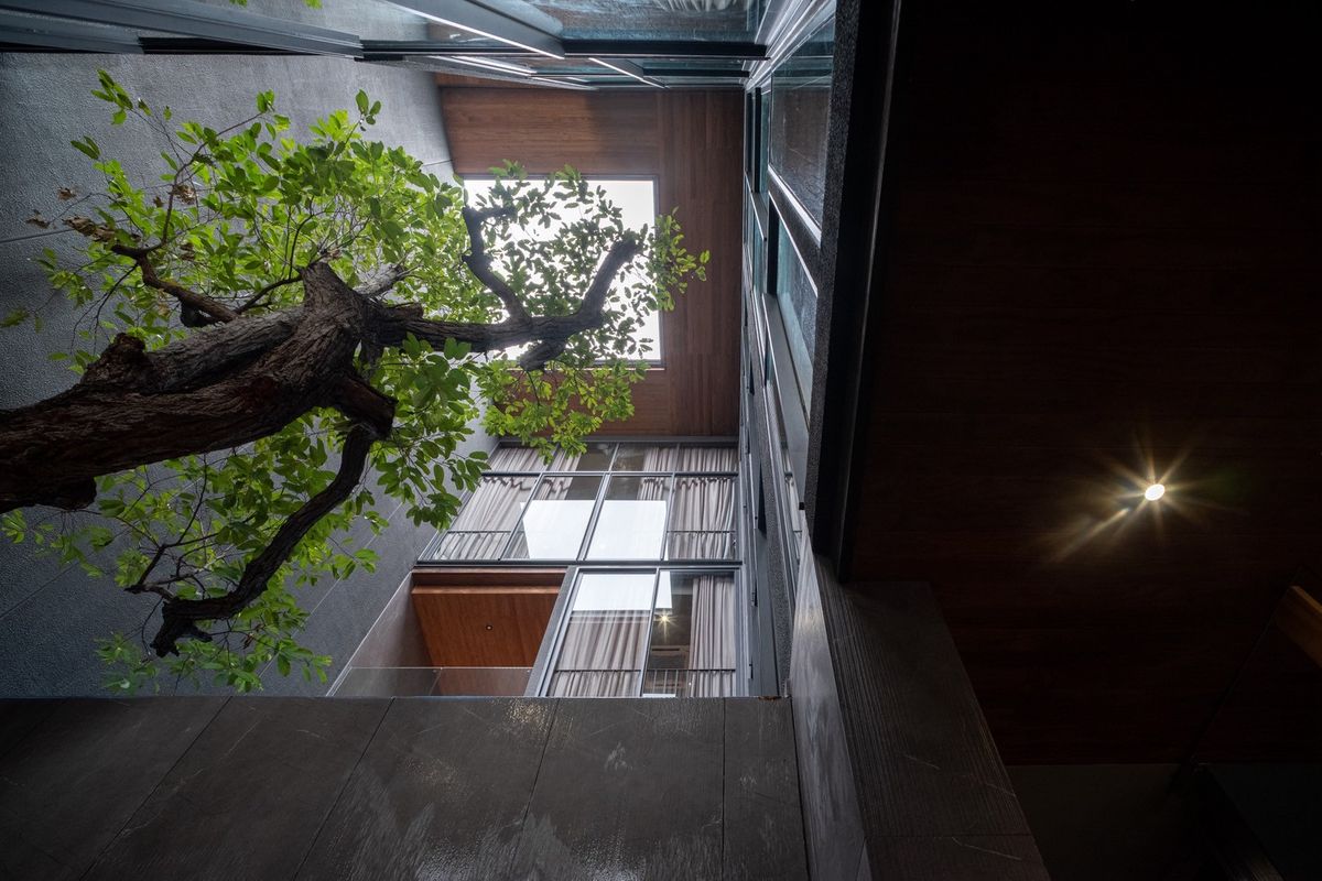 ขายบ้านวิภาวดี ดอนเมือง หลักสี่ : บ้านเดี่ยวหรู Cayla แบบ Pool Villa เจีย พูล เรสซิเดนซ์ 4 ชั้น พื้นที่ใช้สอย 734 ตร.ม. 4 ห้องนอน 5 ห้องน้ำ 4 ที่จอดรถ ตกแต่งครบพร้อมเฟอร์นิเจอร์และเครื่องใช้ไฟฟ้า พร้อมสระว่ายน้ำและลิฟต์ส่วนตัว ใกล้ รร.นานาชาติ Harrow และสนามบินดอนเมือง