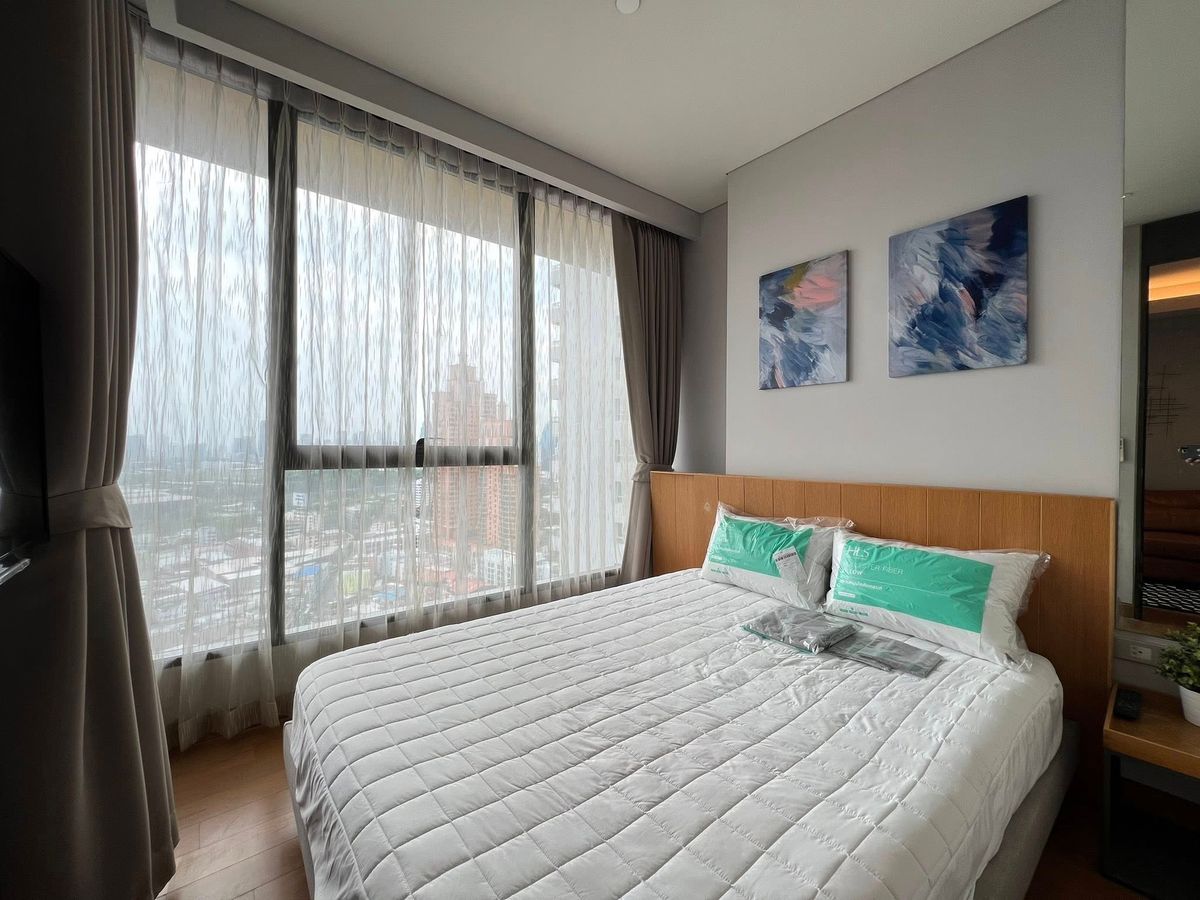 ให้เช่าคอนโดสุขุมวิท อโศก ทองหล่อ : ให้เช่า The Lumpini 24 | 1 ห้องนอน 26 ตร.ม. | ชั้น 23 วิวศูนย์ประชุมสิริกิติ์ | เฟอร์ครบ พร้อมอยู่ | เพียง 22,000 บาท/เดือน | Ref: T1682