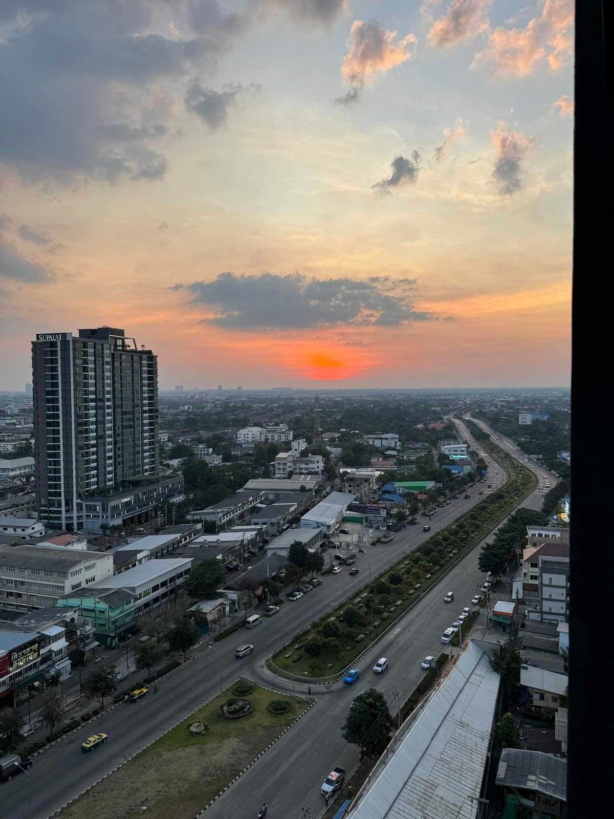 For SaleCondoPinklao, Charansanitwong : 🔥MRT flashlight 🔥2 Bedroom 2 bathrooms 2 Parking 🔥 Prestige sells Charan flashlight 🔥