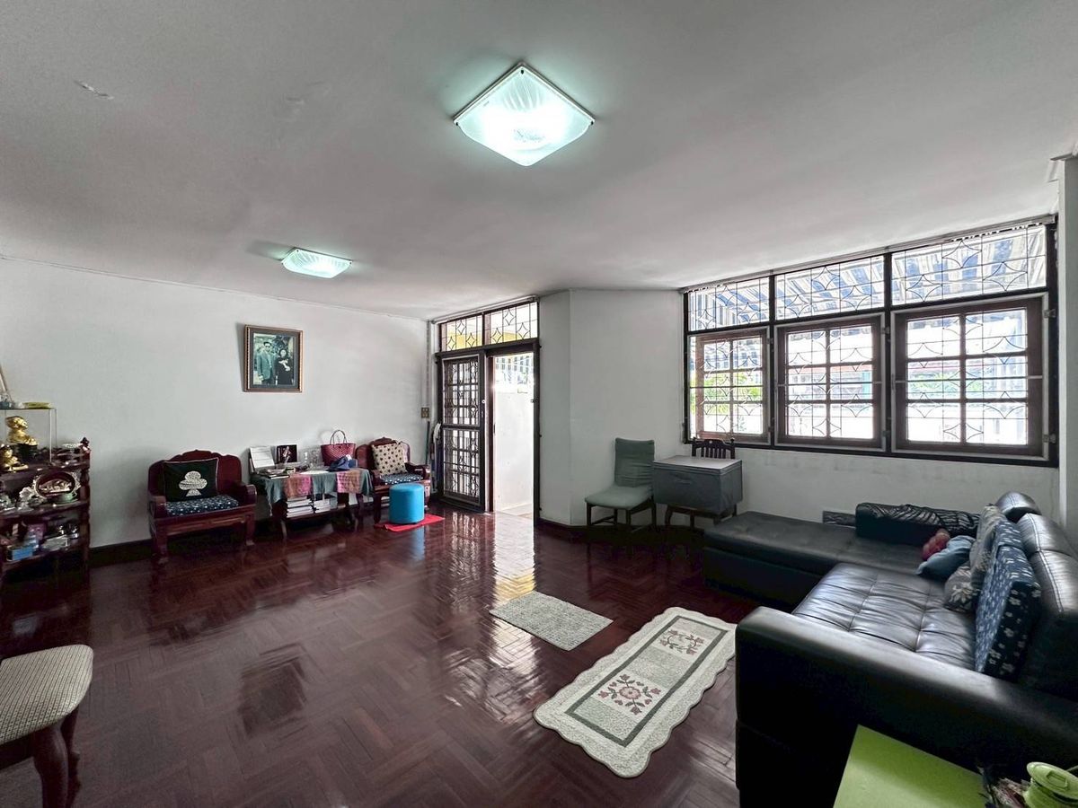 ขายทาวน์โฮมปิ่นเกล้า จรัญสนิทวงศ์ : ขายทาวน์เฮ้าส์ 3 ชั้น หมู่บ้านปิ่นเกล้าการ์เด้น อยู่ซอยสมเด็จพระปิ่นเกล้า3 ทำเลทอง สุดคุ้ม!