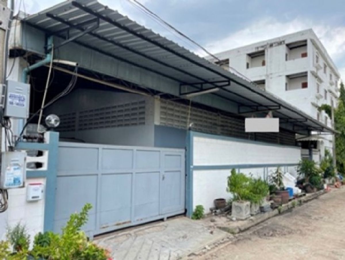 ให้เช่าโกดังอ่อนนุช อุดมสุข : โทร. 081-632-0632 ให้เช่าโกดัง โรงงาน  ซอยพัฒนาการ 76  พร้อมสำนักงาน พร้อมบ้านพัก / พื้นที่ดิน 200 ตารางวา พื้นที่ใช้สอย 1000 ตารางเมตร / รถใหญ่เข้าออกได้ จอดหน้าโกดัง