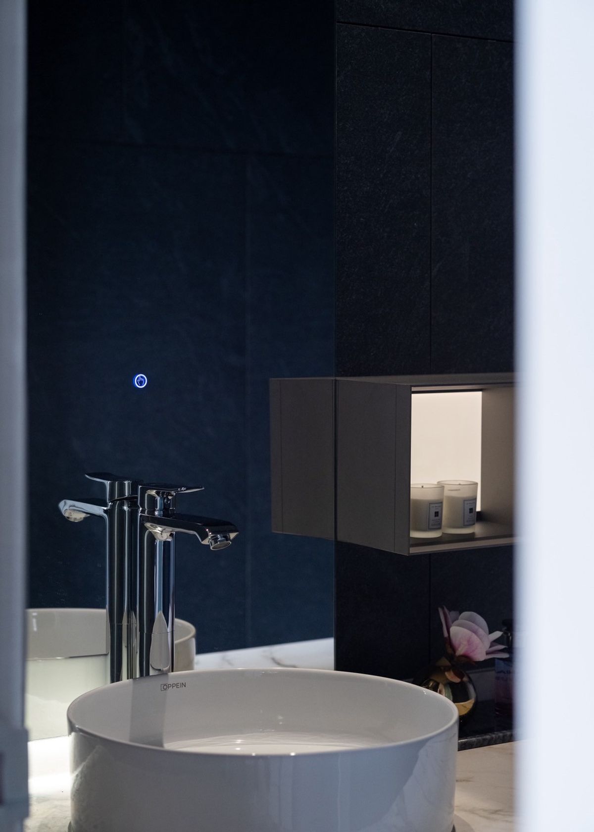 ขายบ้านวิภาวดี ดอนเมือง หลักสี่ : บ้านเดี่ยวหรู Cayla แบบ Pool Villa เจีย พูล เรสซิเดนซ์ 4 ชั้น พื้นที่ใช้สอย 734 ตร.ม. 4 ห้องนอน 5 ห้องน้ำ 4 ที่จอดรถ ตกแต่งครบพร้อมเฟอร์นิเจอร์และเครื่องใช้ไฟฟ้า พร้อมสระว่ายน้ำและลิฟต์ส่วนตัว ใกล้ รร.นานาชาติ Harrow และสนามบินดอนเมือง