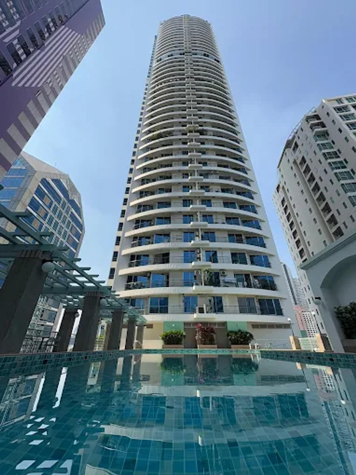 For RentCondoSathorn, Narathiwat : ✨ The room is ready to serve. Cute price, comfortable bag Hurry and reserve before missing an opportunity. 💯