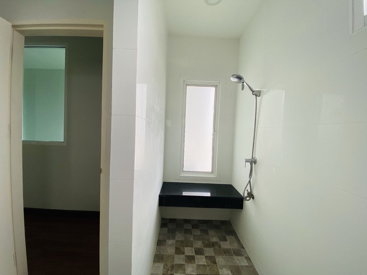 For SaleTownhomeBangna, Bearing, Lasalle : Sell ​​3.5 Townhome for sale, La Sal 24, Sukhumvit 105 | Near BTS 2 - Lifestyle - International School | Ready to be in potential location