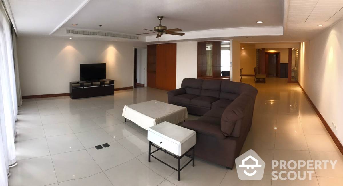For SaleCondoNana, North Nana,Sukhumvit13, Soi Nana : 3-BR Condo at Kallista Mansion near ARL Makkasan