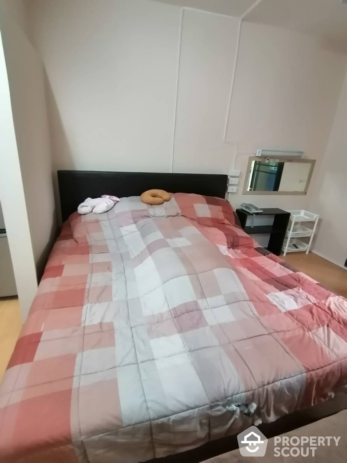 For SaleCondoSilom, Saladaeng, Bangrak : 1-BR Condo at Pipat Place Condominium near BTS Chong Nonsi