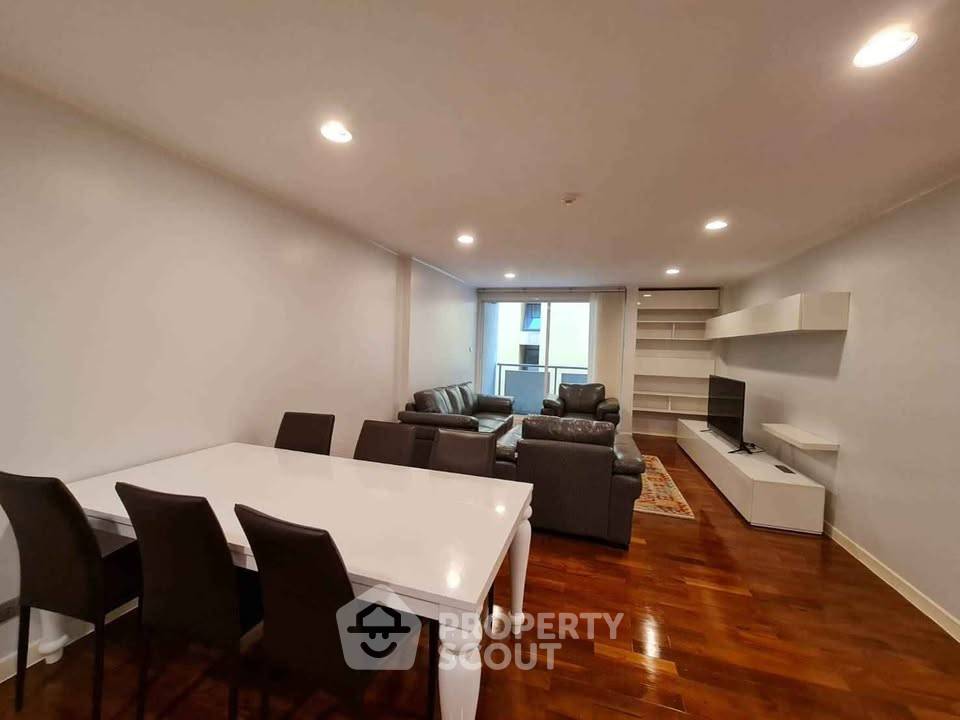 For RentCondoWitthayu, Chidlom, Langsuan, Ploenchit : 3-BR Condo at Baan Siri Ruedee Condominium near BTS Phloen Chit