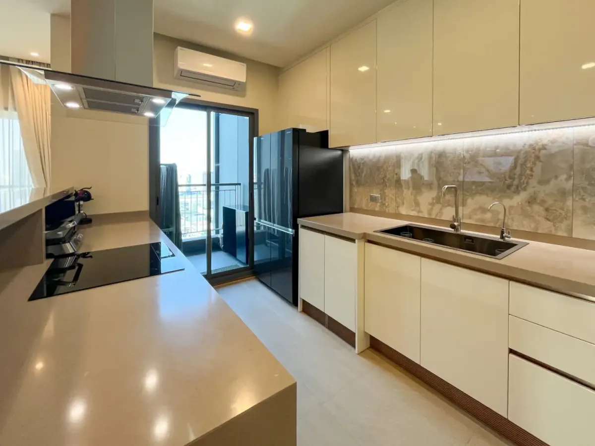 ขายคอนโดนานา : Hyde Sukhumvit 13 Three bedroom property for sale