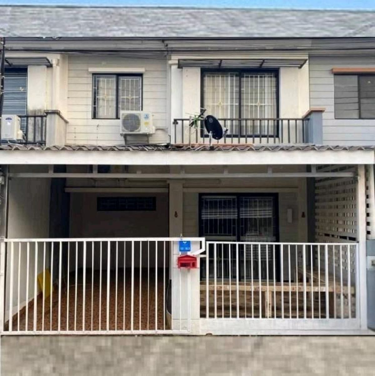TownhomeLadkrabang, Suwannaphum Airport : Town Home 3 Bedroom for Rent 15,900 baht, near Lat Krabang, owner 0909847984, sugarcane, 90%