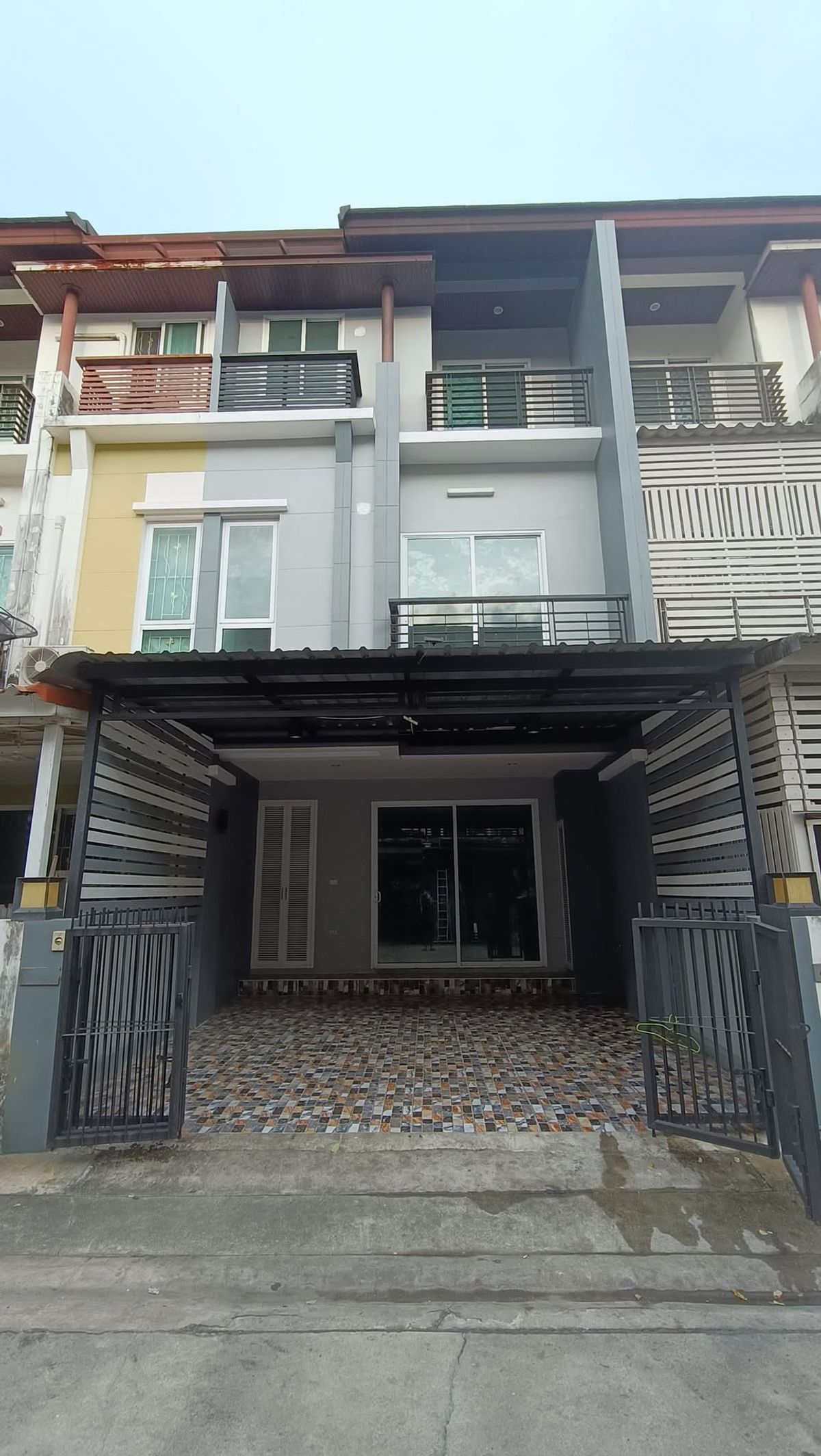 ให้เช่าทาวน์โฮมบางนา แบริ่ง ลาซาล : ให้เช่าทาวน์โฮม นัมเบอร์วัน วงแหวนบางนา-ราม 2 ใกล้ม.รามคำแหง 2, Mega Bangna