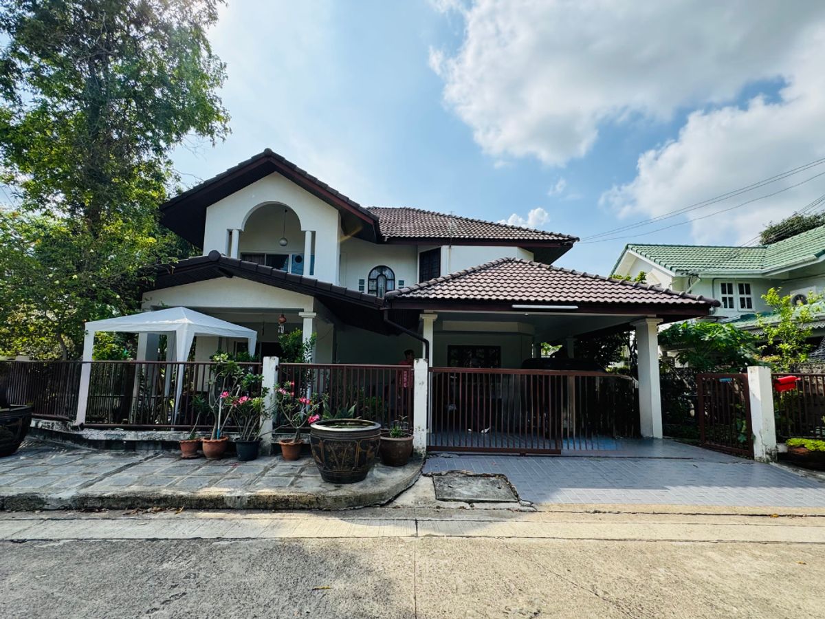 ขายบ้านเสรีไทย-นิด้า : บ้านเดี่ยวหลังมุมพื้นที่กว้าง ใกล้ทะเลสาบสัมมากรรามคำแหง เหมาะรีโนเวท