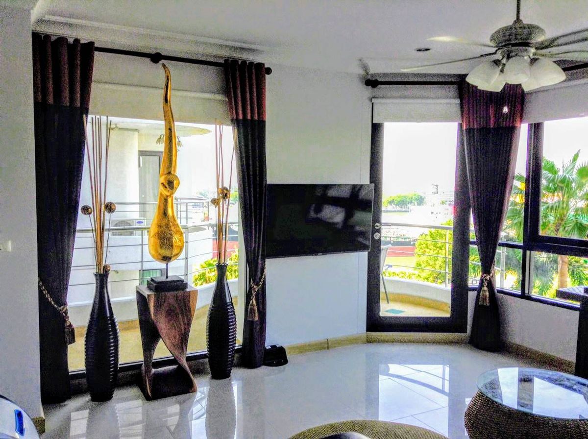 ขายคอนโดพระราม 3 สาธุประดิษฐ์ : คอนโด 2 ห้องนอนขายที่ Supalai Casa Riva ชั้นต่ำ