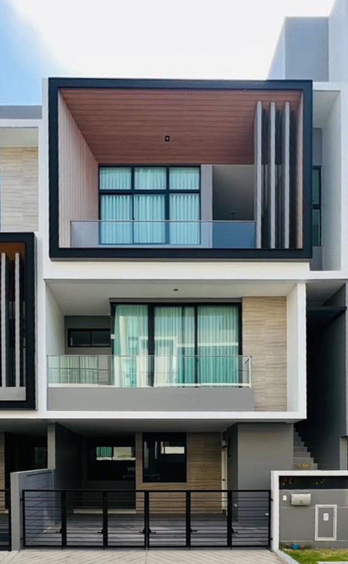 ทาวน์โฮมพัฒนาการ ศรีนครินทร์ : NOK-029 ขายทาวน์โฮม 3 ชั้น Nirvana Define Srinakarin-Rama 9 : เนอวานา ดีฟายน์ ศรีนครินทร์-พระราม 9 