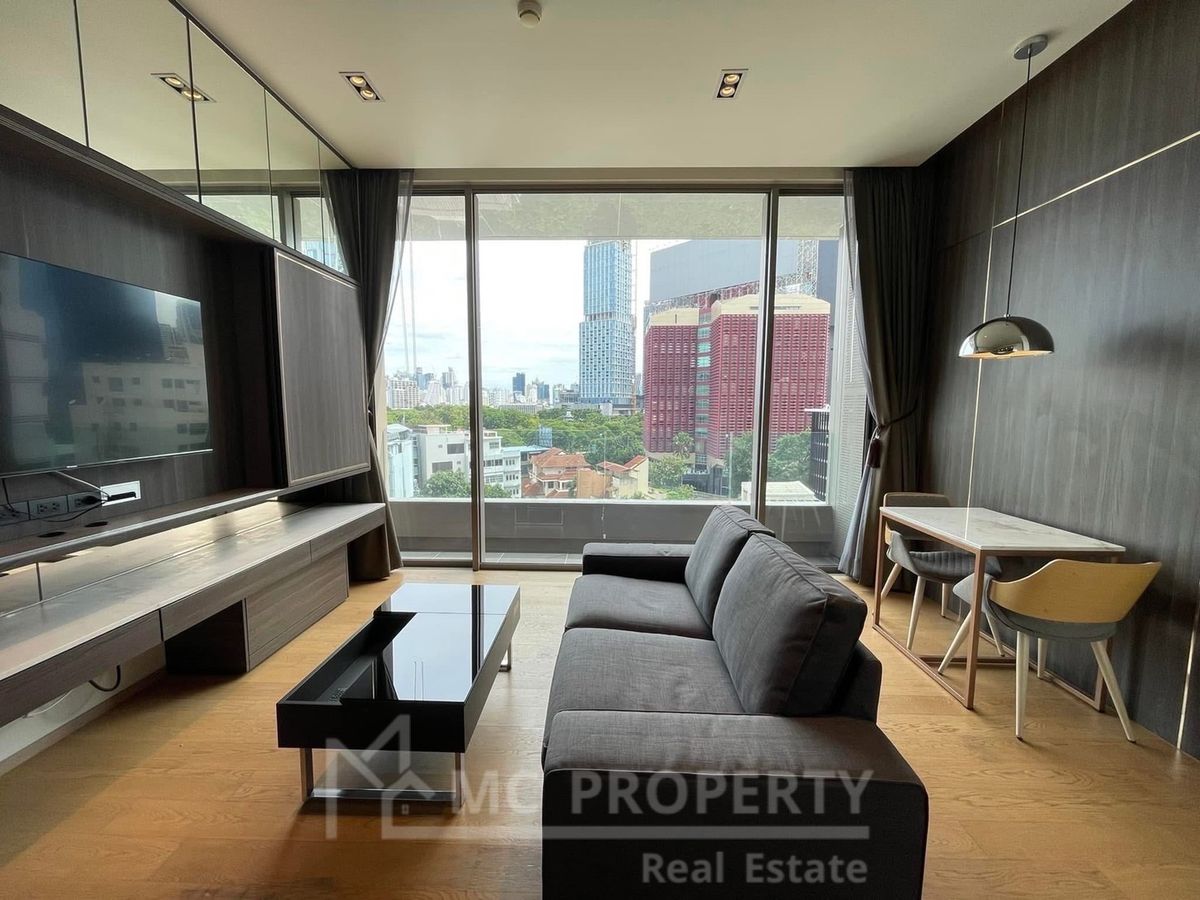 ให้เช่าคอนโดสีลม ศาลาแดง บางรัก : Saladaeng หนึ่ง 1 ห้องนอน 56sqm View ให้เช่าเพียง 55,000 โปรดติดต่อ 0816878954
