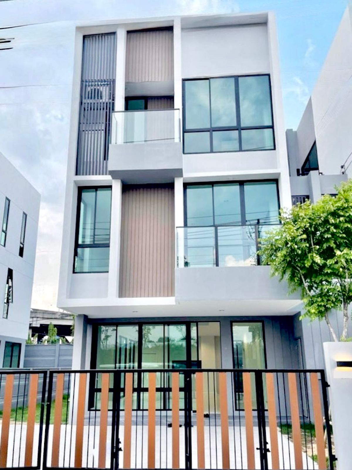 ให้เช่าโฮมออฟฟิศวิภาวดี ดอนเมือง หลักสี่ : ให้เช่า Home office  3 ชั้น Nue Connex house ดอนเมือง ติดถนนวภาวดี พหลโยธิน เหมาะทำ Home office หรือ พักอาศัย