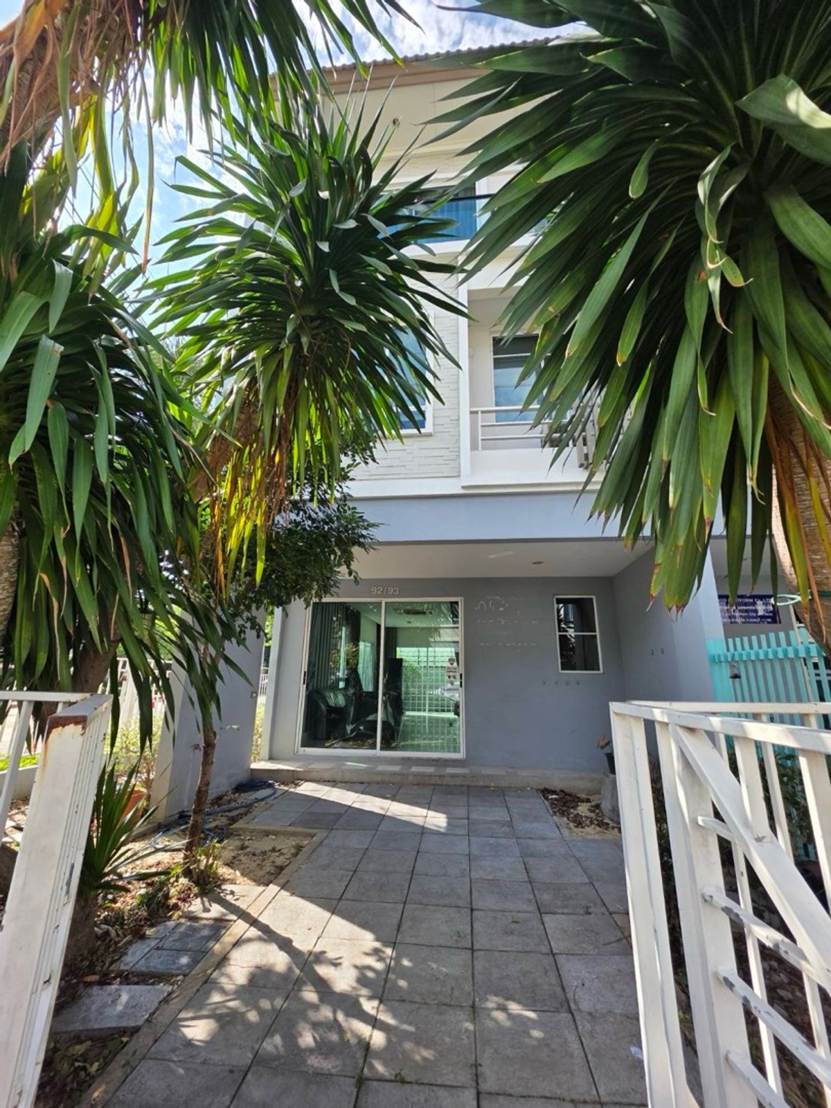 ให้เช่าทาวน์โฮมแจ้งวัฒนะ เมืองทอง : ให้เช่าบ้านทาวน์โฮม 3 ชั้น ใกล้เมืองทองธานี 3 ห้องนอน 3 ห้องน้ำ