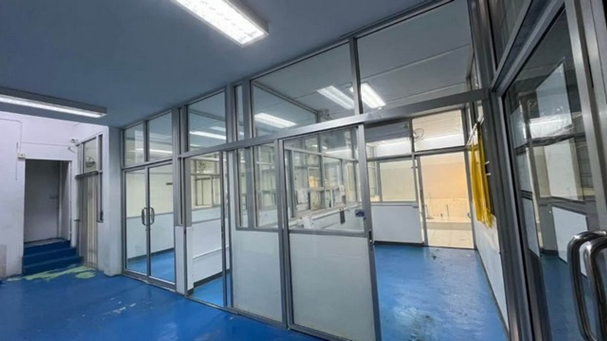 For RentShop HouseChokchai 4, Ladprao 71, Ladprao 48, : HR2422 for rent 3 -storey building, 280 sqm. Lat Phrao area Near Ram Inthra Express Suitable as food production