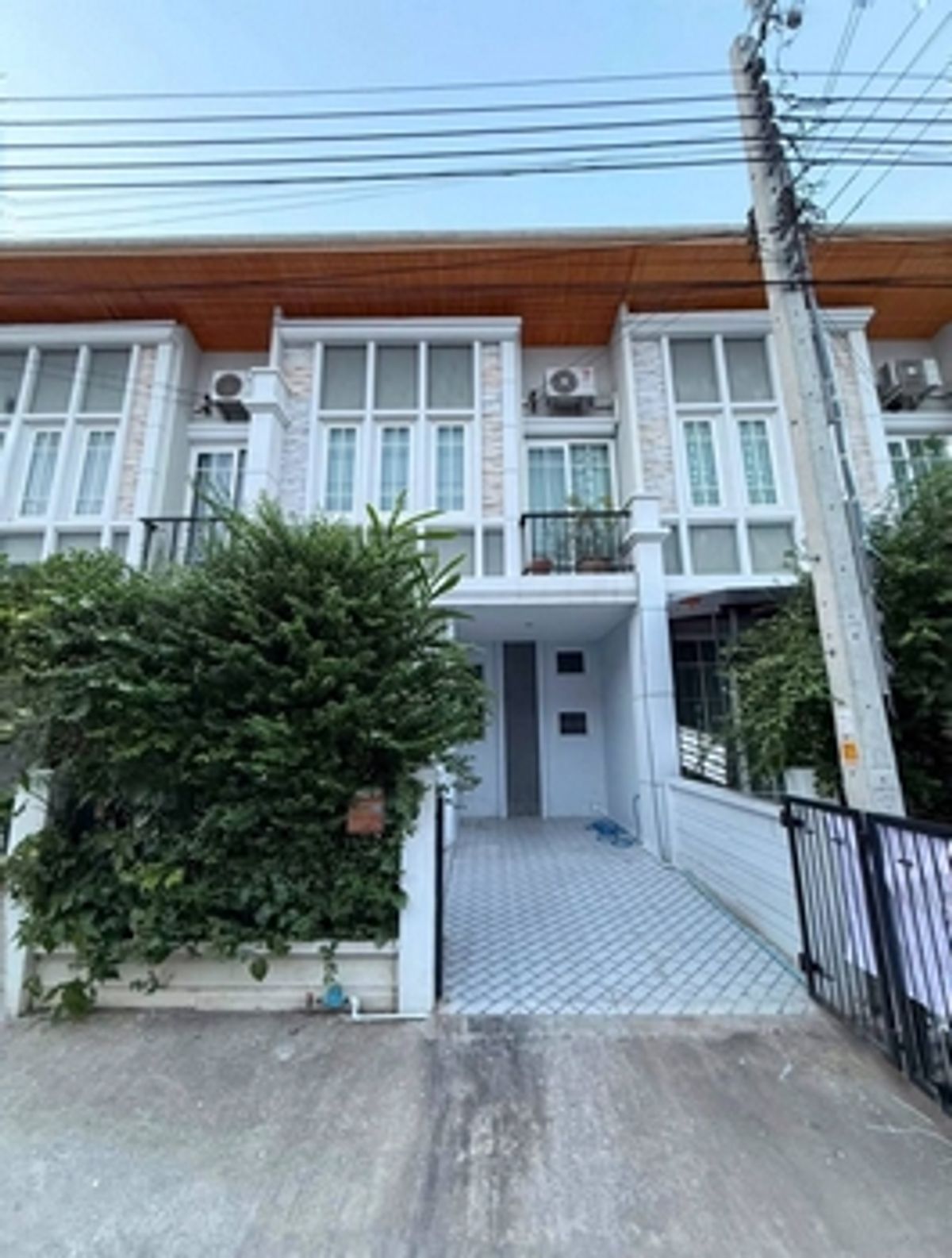 ให้เช่าทาวน์โฮมลาดกระบัง สุวรรณภูมิ : 🚩🍀⭐ให้เช่า โกลเด้นท์ทาวน์ บางนา-สวนหลวง Townhome หน้ากว่าง 5.7 เมตร ทำเลดี ใกล้ Airport Link, สนามบิน และมอเตอร์เวย์✅