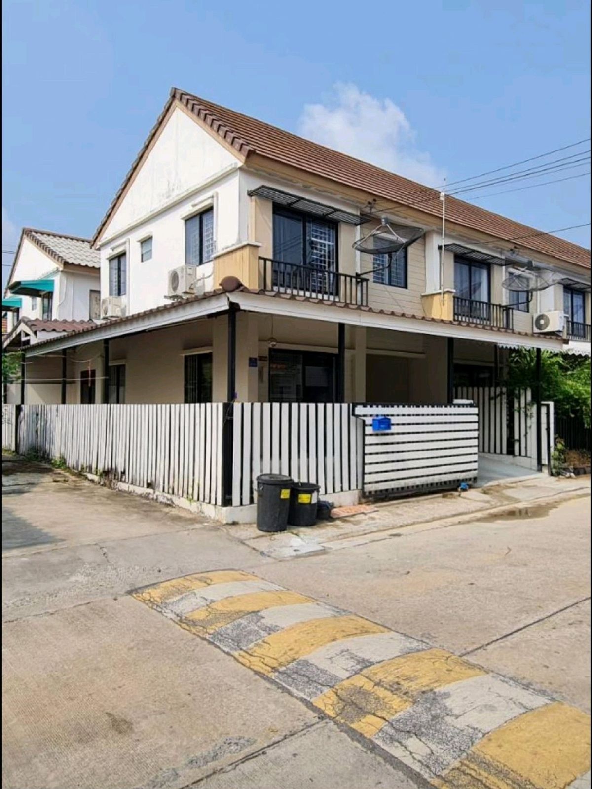 ทาวน์โฮมลาดกระบัง สุวรรณภูมิ : บ้านทาวโฮม 3ห้องนอนให้เช่า15,900บาท ใกล้ ม ลาดกระบัง เจ้าของเอง 0909847984 อ้อยคะ คอม90% 