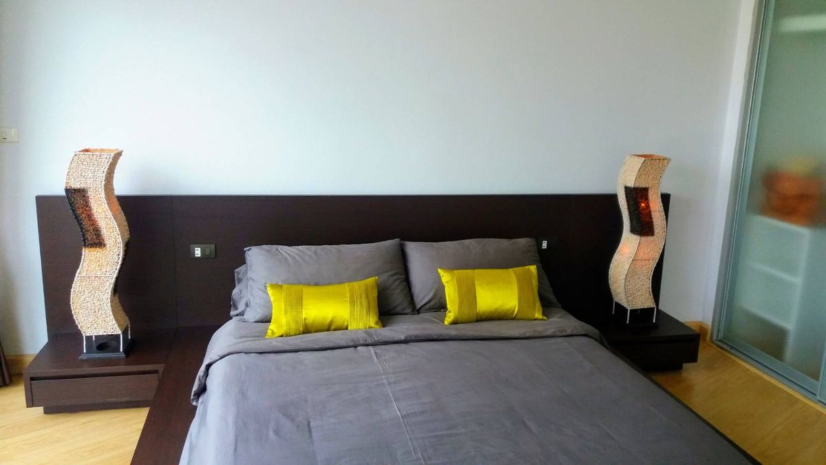 ขายคอนโดพระราม 3 สาธุประดิษฐ์ : คอนโด 2 ห้องนอนขายที่ Supalai Casa Riva ชั้นต่ำ