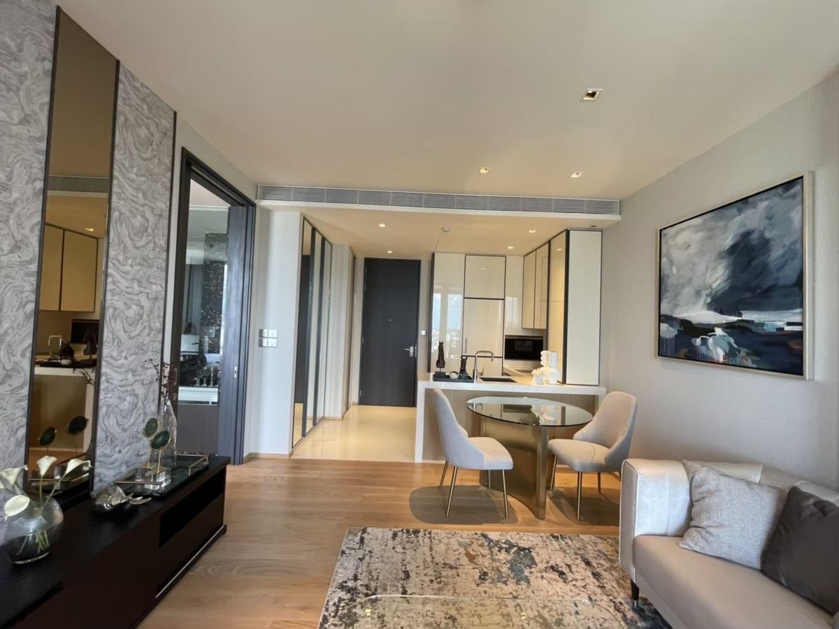 ให้เช่าคอนโดสุขุมวิท อโศก ทองหล่อ : ให้เช่า / ขาย Beatniq สุขุมวิท 32 💰 Rent: 68,000 THB/month | ชั้น 20 วิวโล่ง ทิศใต้ เฟอร์ฯ ครบ พร้อมอยู่ | T1686