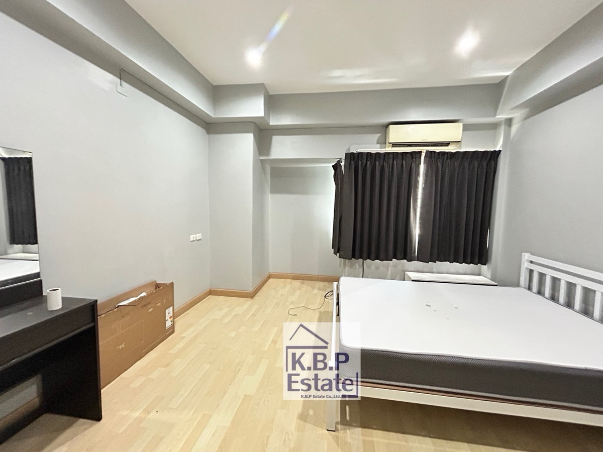 For RentTownhomeSathorn, Narathiwat : House for rent, Thanapat House, 3 beds 3 Baths Fully Furniture