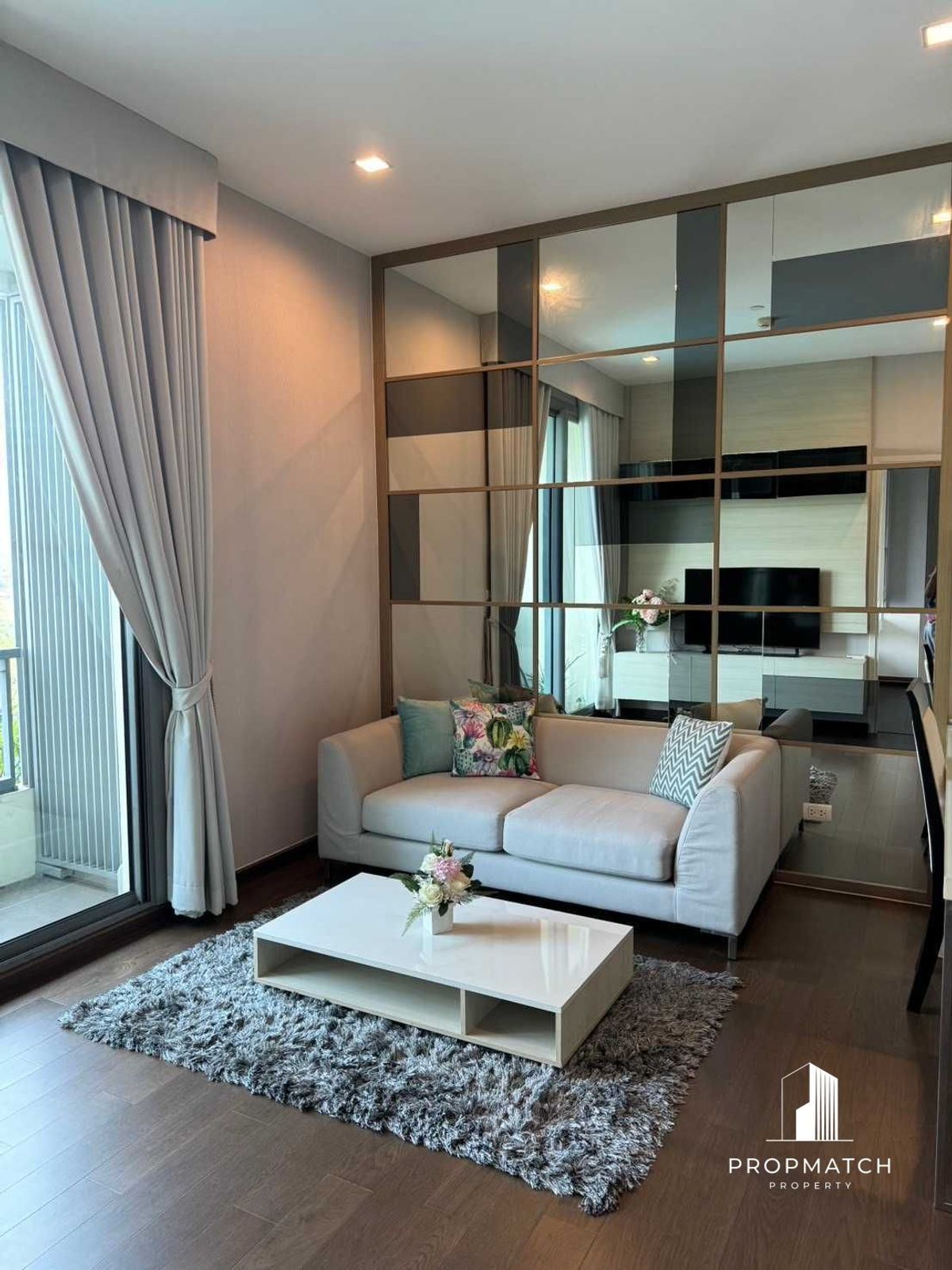 ให้เช่าคอนโดพระราม 9 เพชรบุรีตัดใหม่ RCA : ✨ Flash Deal ✨Q Asoke ( 1Bed1Bath45SQM.)พร้อมอยู่ !! เพียง 35,000 บาทต่อเดือน Tel.0981315848 @propmatch