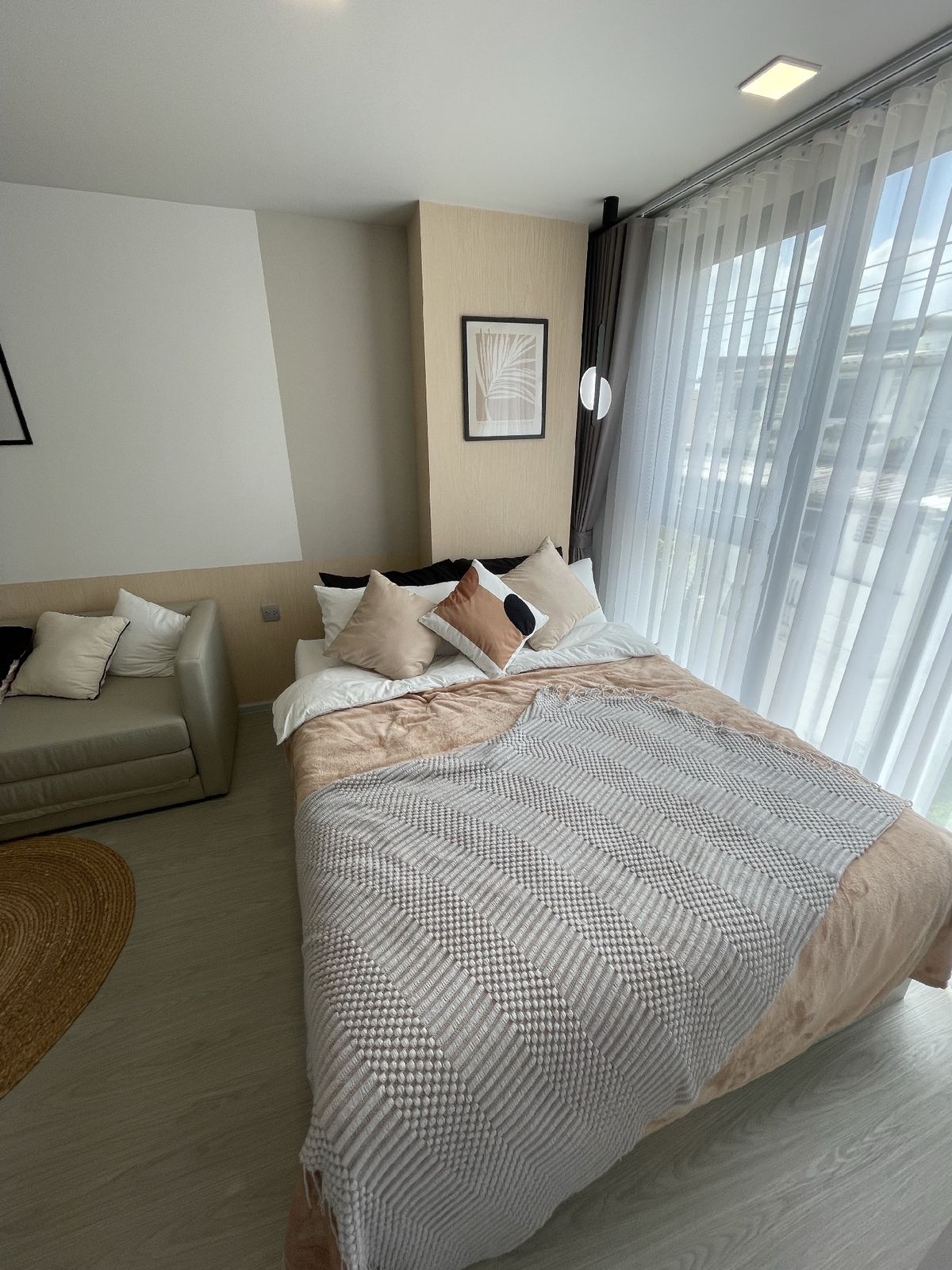 ให้เช่าคอนโดอ่อนนุช อุดมสุข : 15000 baht brand new decorated 1 bedroom condo first time to rent 15000泰铢一室一厅全新装修首次出租