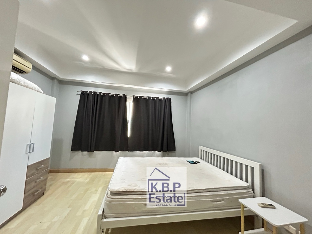 For RentTownhomeSathorn, Narathiwat : House for rent, Thanapat House, 3 beds 3 Baths Fully Furniture