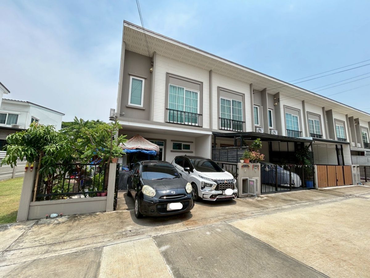 ขายทาวน์โฮมบางแค เพชรเกษม : ขายด่วน! หมู่บ้านกัสโต้ เพชรเกษม69 หลังมุม 2ตร.ว 3ห้องนอน 2ห้องน้ำ 3.99ล้านบาท!!!