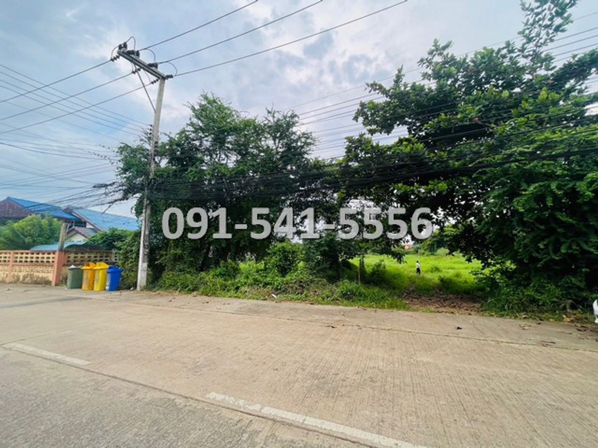 ขายที่ดินเพชรบูรณ์ : ขายที่ดิน ใจกลางเมืองเพชรบูรณ์ เนื้อที่ 18-1-3 ไร่ ติดถนนสันติสุข เข้าออกได้หลายเส้นทาง บรรยากาศดีเงียบสงบน่าอยู่