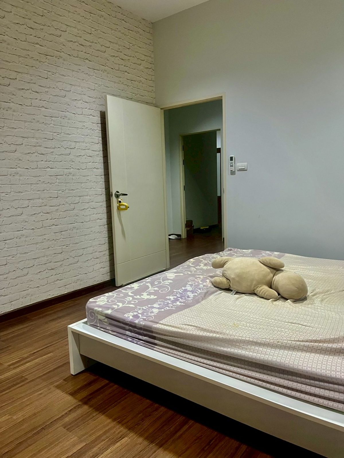 ขายบ้านพระราม 2 บางขุนเทียน : บ้านเดี่ยว 2 ชั้น หมู่บ้านซื่อตรง พรีเมี่ยม พระราม 2 - แสมดำ เนื้อที่ 102 ตารางวา 4 ห้องนอน แขวงแสมดำ เขตบางขุนเทียน กรุงเทพมหานคร