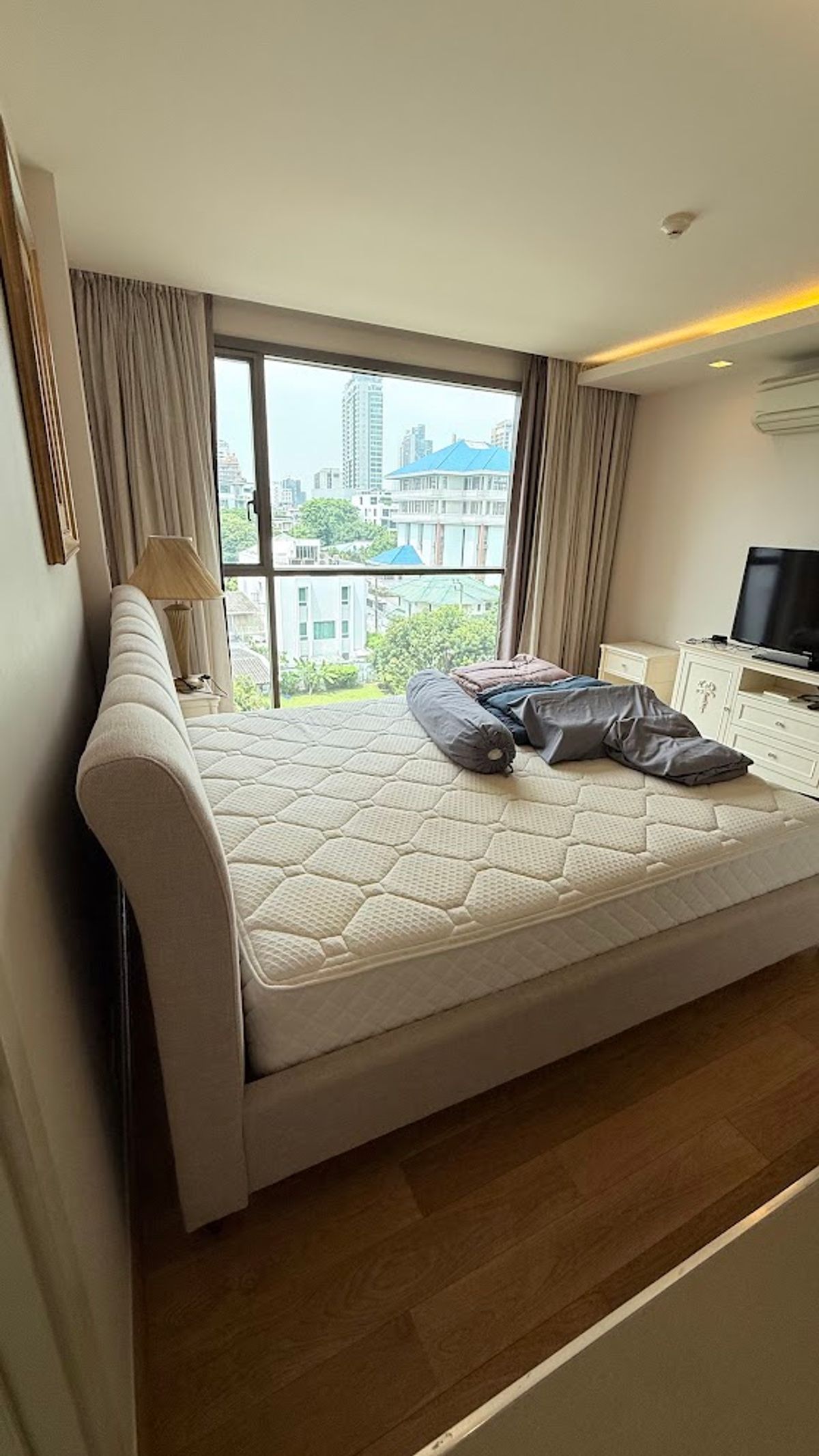 ให้เช่าคอนโดสุขุมวิท อโศก ทองหล่อ : ปล่อยเช่า ห้องสวย Via Botani Sukhumvit 47  -2 bed 2 bath ชั้น 6 ขนาด 75 Sqm.- สนใจ ติดต่อ 063-6599447 คุณนุ Line ID: nukhunnasit (Accept Co-Agent) 