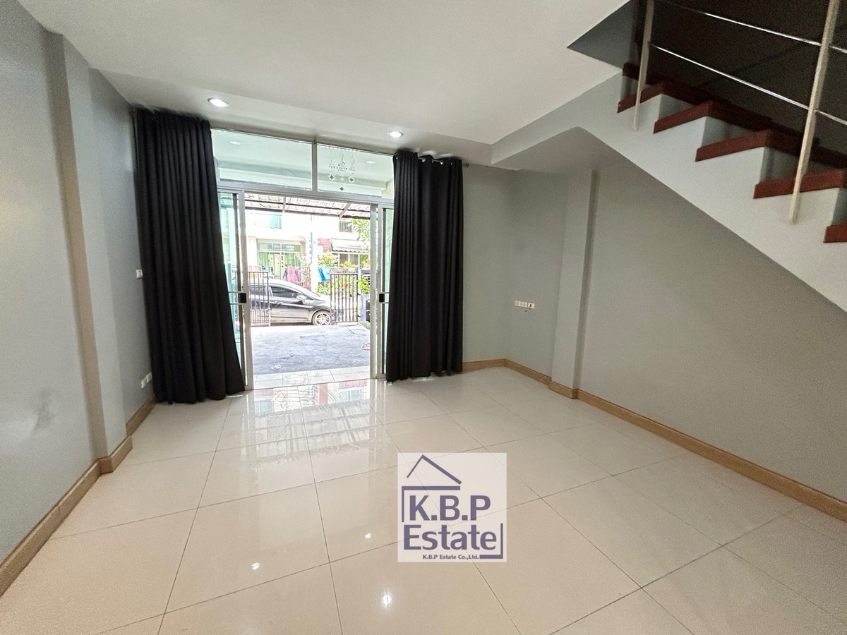 For RentTownhomeSathorn, Narathiwat : House for rent, Thanapat House, 3 beds 3 Baths Fully Furniture