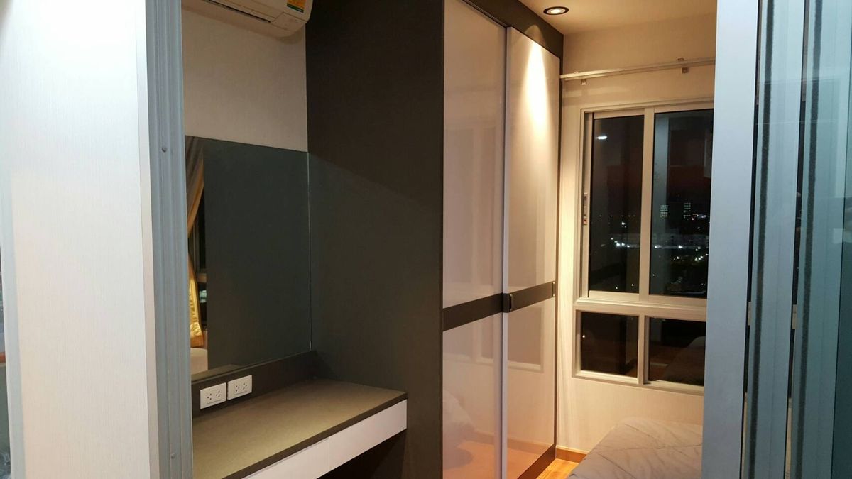 ขายคอนโดท่าพระ ตลาดพลู วุฒากาศ : ห้องวิวสระ