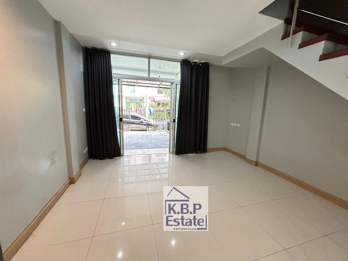For RentTownhomeSathorn, Narathiwat : House for rent, Thanapat House, 3 beds 3 Baths Fully Furniture