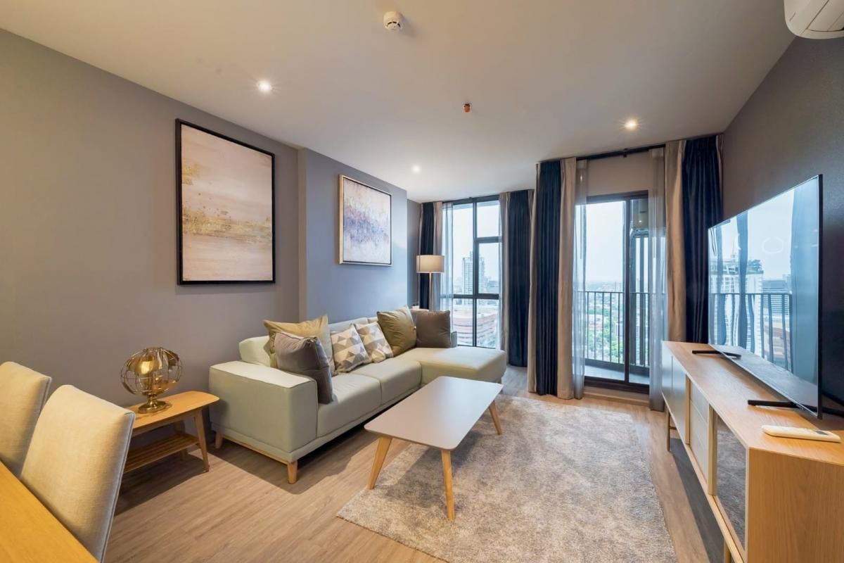 For RentCondoSukhumvit, Asoke, Thonglor : Rhythm Ekkamai, 3 BR Available for Rent, Near BTS Ekkamai, Nice Open View