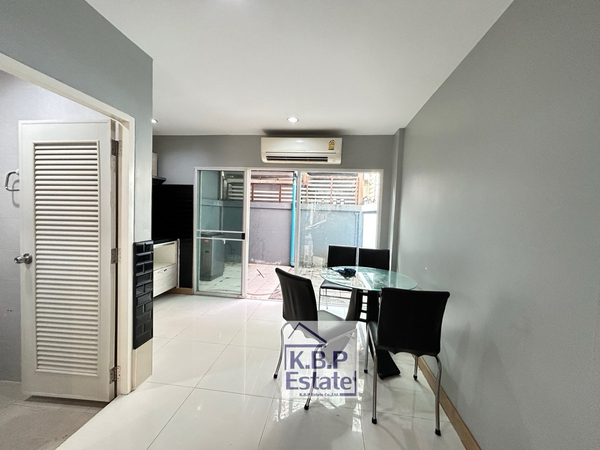 For RentTownhomeSathorn, Narathiwat : House for rent, Thanapat House, 3 beds 3 Baths Fully Furniture