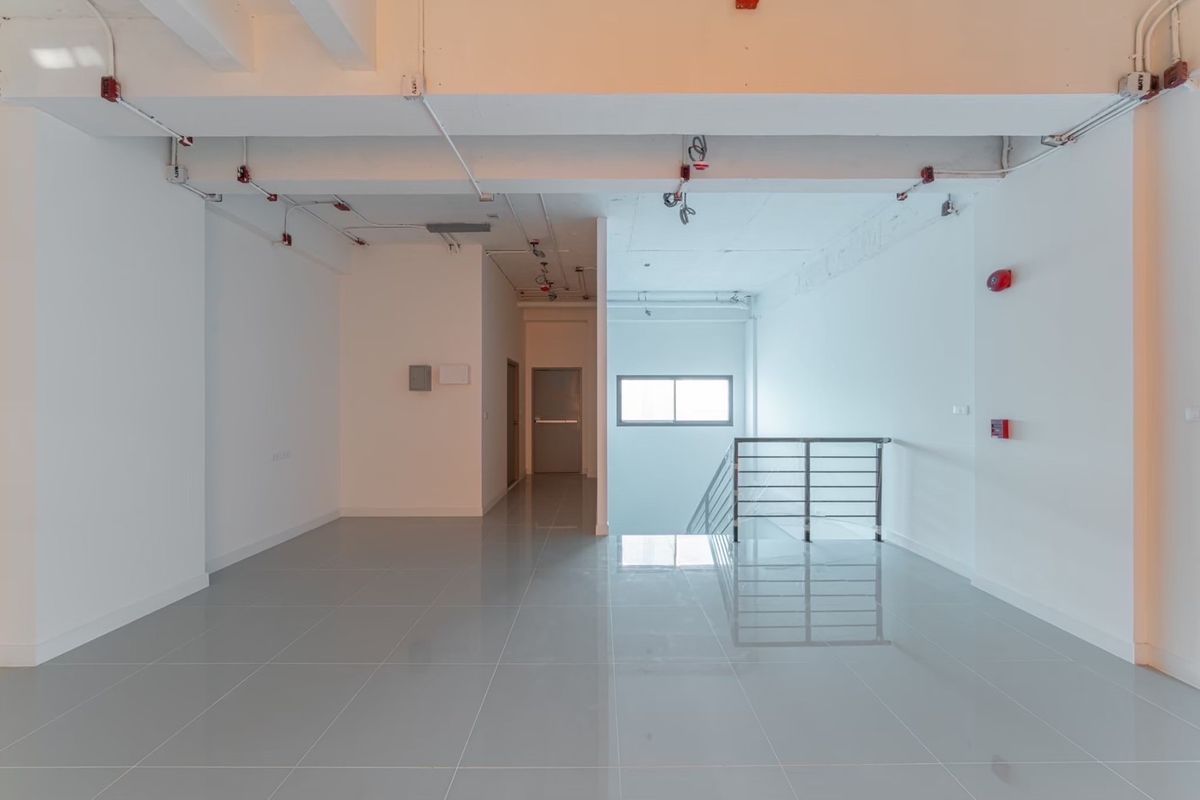 ขายโฮมออฟฟิศพระราม 9 เพชรบุรีตัดใหม่ RCA : ขายด่วน 2 ยูนิตสุดท้าย Town Villa ใจกลาง พระราม 9 ฝั่งตรงข้าม เซ็นทรัล พระราม 9 ใกล้ 4 แยก พระราม 9 เพียง 300 เมตร