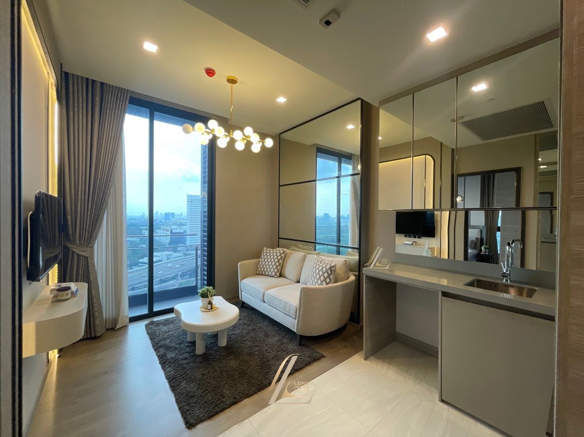 ให้เช่าคอนโดลาดพร้าว เซ็นทรัลลาดพร้าว : คอนโด The Crest Park Residences ชั้นสูง วิวสวน ว่างให้เช่า พร้อมเข้าอยู่