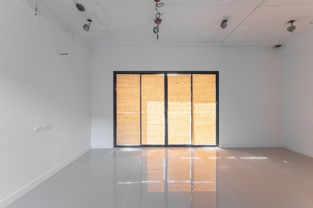 ขายโฮมออฟฟิศพระราม 9 เพชรบุรีตัดใหม่ RCA : ขายด่วน 2 ยูนิตสุดท้าย Town Villa ใจกลาง พระราม 9 ฝั่งตรงข้าม เซ็นทรัล พระราม 9 ใกล้ 4 แยก พระราม 9 เพียง 300 เมตร