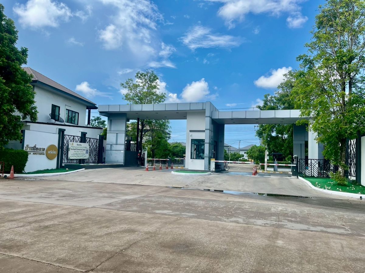 ขายบ้านพระราม 2 บางขุนเทียน : บ้านเดี่ยว 2 ชั้น หมู่บ้านซื่อตรง พรีเมี่ยม พระราม 2 - แสมดำ เนื้อที่ 102 ตารางวา 4 ห้องนอน แขวงแสมดำ เขตบางขุนเทียน กรุงเทพมหานคร