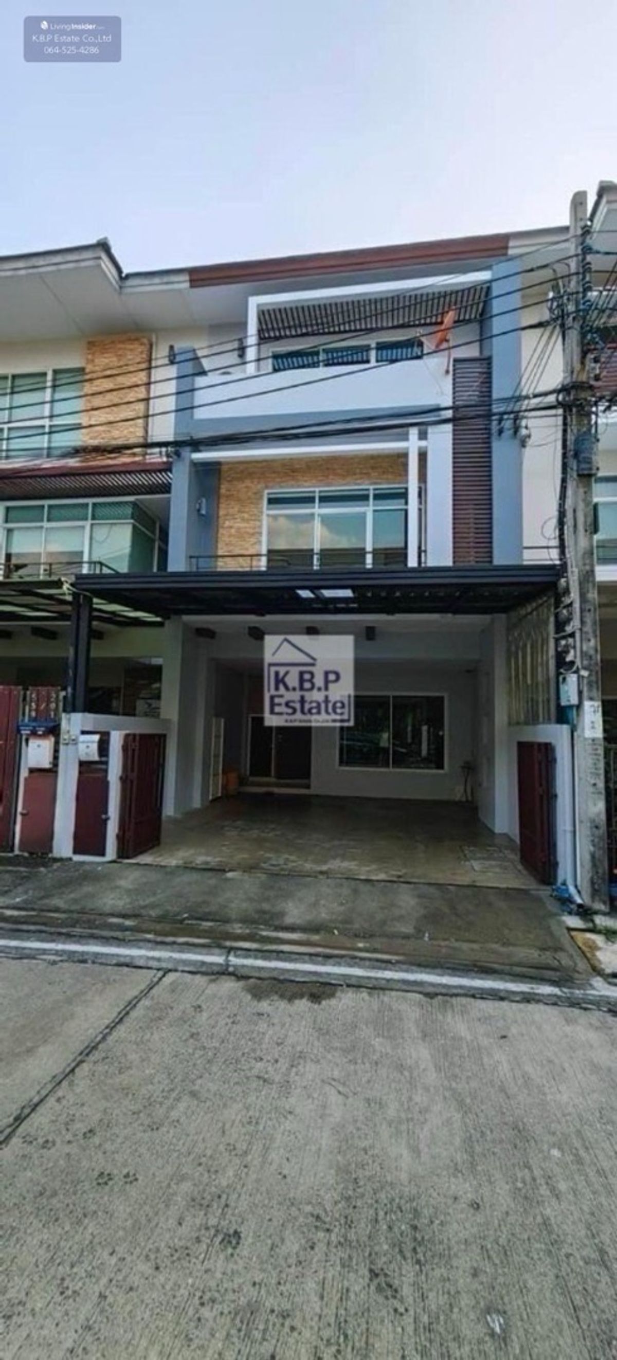 For RentTownhomeSathorn, Narathiwat : House for rent, Thanapat House, 3 bedrooms, 2 bathrooms, no fir.