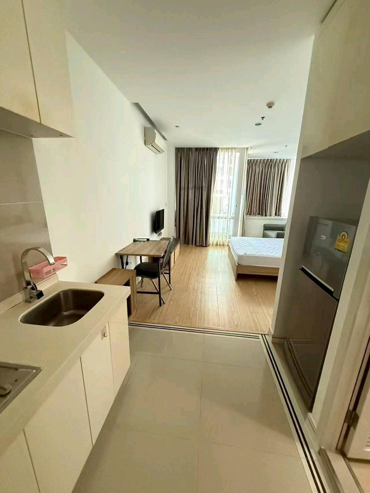 For RentCondoRama9, Petchburi, RCA : 🌆 Condo for rent, TC Green Rama 9, Building D 19💫 40 sqm. Price 16,000 baht, near RCA, ready to enter 1 July.