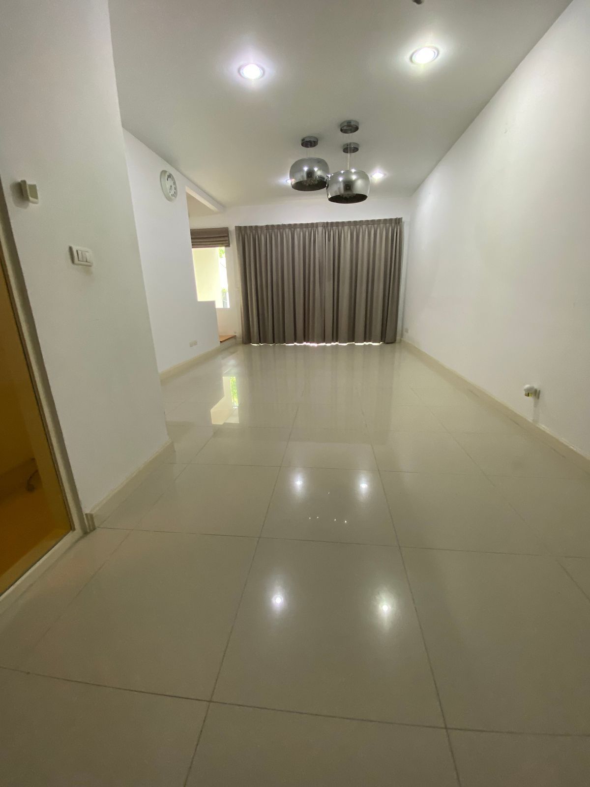 ขายทาวน์โฮมพัฒนาการ ศรีนครินทร์ : ขายบ้าน 3 ชั้น เนื้อที่ 164 ตรม. โครงการกลางเมืองs-sense ศรีนครินทร์ 46/1  (SM1162)