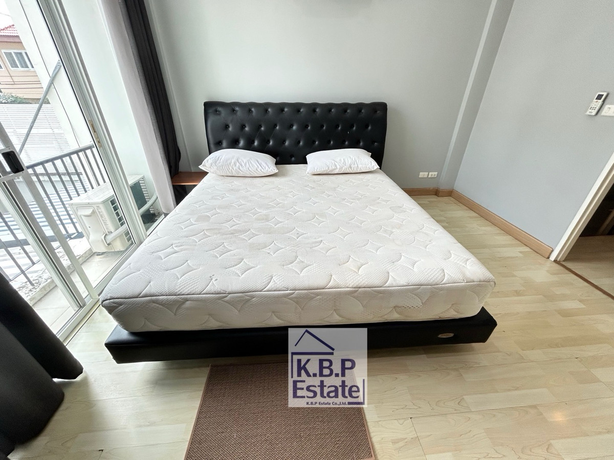 For RentTownhomeSathorn, Narathiwat : House for rent, Thanapat House, 3 beds 3 Baths Fully Furniture