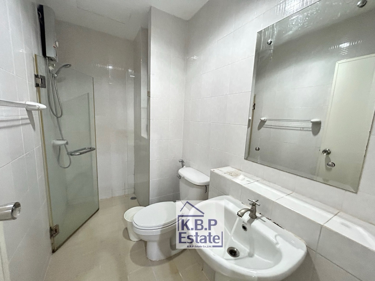 For RentTownhomeSathorn, Narathiwat : House for rent, Thanapat House, 3 beds 3 Baths Fully Furniture