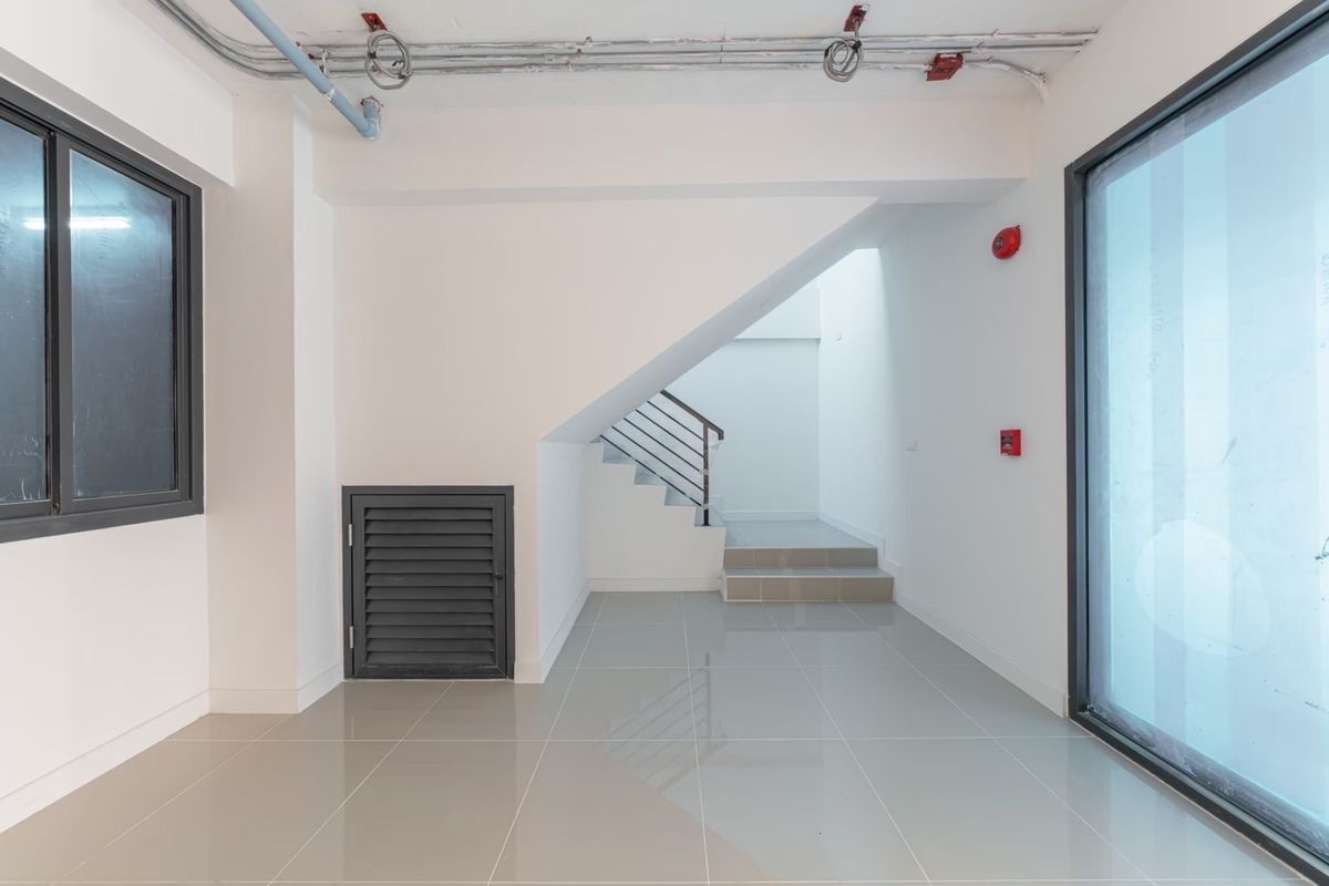 ขายโฮมออฟฟิศพระราม 9 เพชรบุรีตัดใหม่ RCA : ขายด่วน 2 ยูนิตสุดท้าย Town Villa ใจกลาง พระราม 9 ฝั่งตรงข้าม เซ็นทรัล พระราม 9 ใกล้ 4 แยก พระราม 9 เพียง 300 เมตร