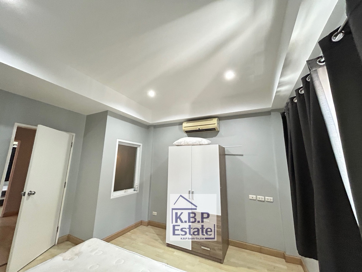 For RentTownhomeSathorn, Narathiwat : House for rent, Thanapat House, 3 beds 3 Baths Fully Furniture